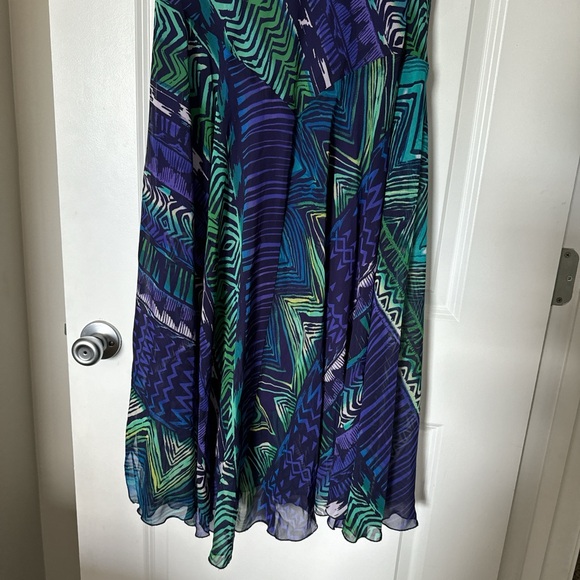 Dress - Picture 4 of 5